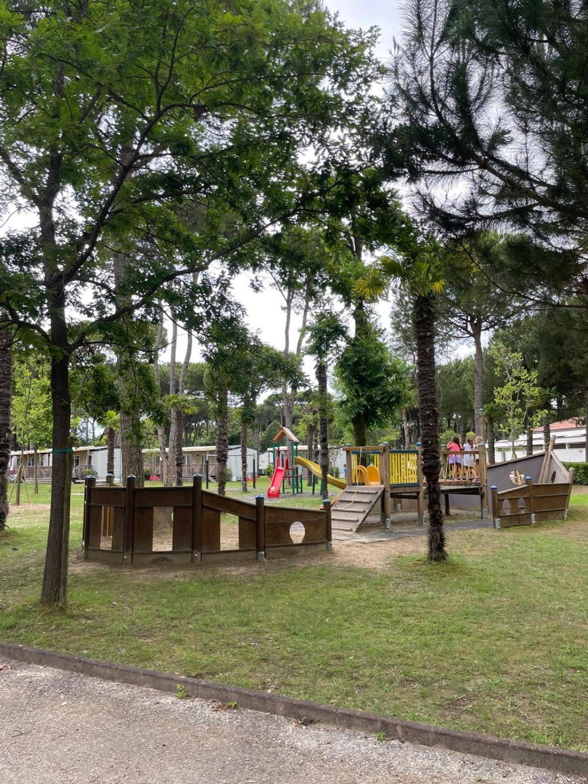 Happy Camp Mobile Homes In Laguna Village 3* Caorle